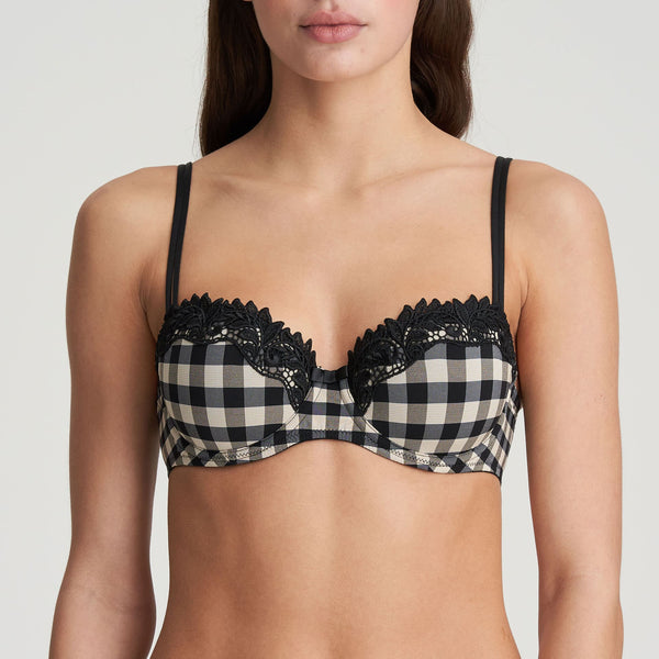 //www.esterella.nl/cdn/shop/products/ElyVoorgevormdeBalconetteBh0102439Zwart__1_600x600.jpeg?v=1642169873