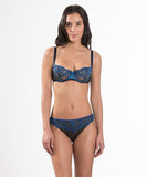 //www.esterella.nl/cdn/shop/products/FemmeCharmeuseStringMJ71Zwart__3_compact.jpeg