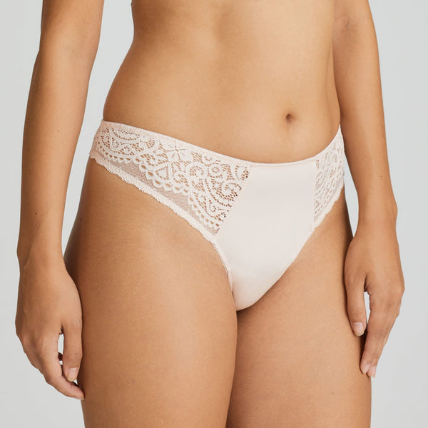 //www.esterella.nl/cdn/shop/products/IDoString0641600SilkyTan__1_600x600.jpeg?v=1642117328