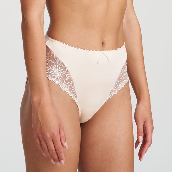 //www.esterella.nl/cdn/shop/products/JaneTailleSlip0501336PalePeach__2_600x600.jpeg?v=1642103516