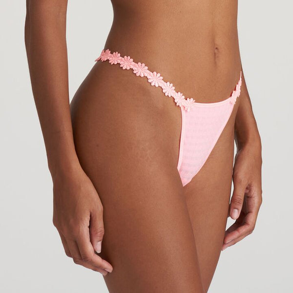 //www.esterella.nl/cdn/shop/products/Low-ps_0600413_PPF_2_600x600.jpg?v=1671873750