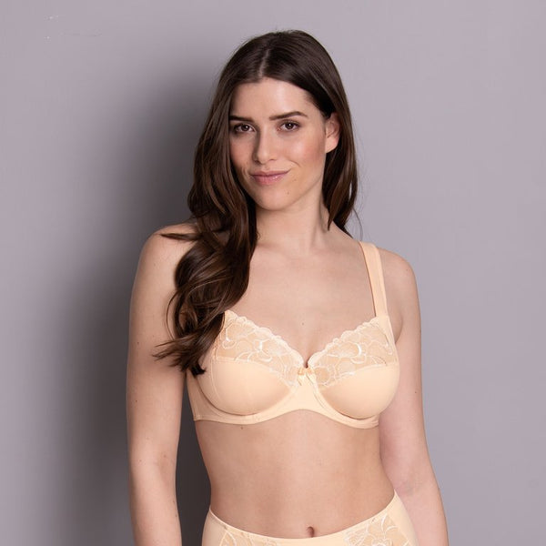 //www.esterella.nl/cdn/shop/products/LuciaComfortBeugelBh5822774LichtPoeder__1_600x600.jpeg?v=1660047550