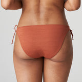 //www.esterella.nl/cdn/shop/products/ManuiaBikiniSlip4008153BurntAmber__3_compact.jpeg