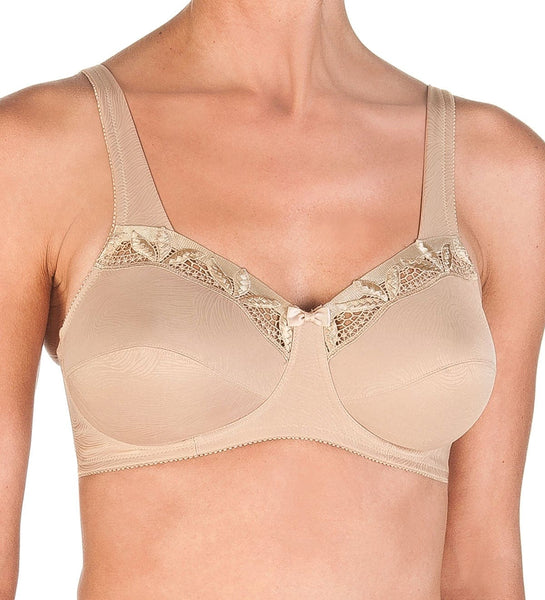 //www.esterella.nl/cdn/shop/products/MelinaBhzonderBeugel0000327034Sand__1_600x600.jpeg?v=1642064162